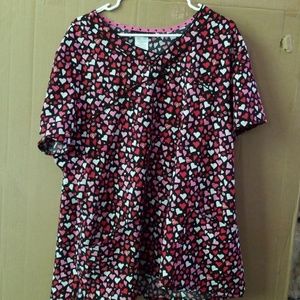 Heart/Lip print scrub top